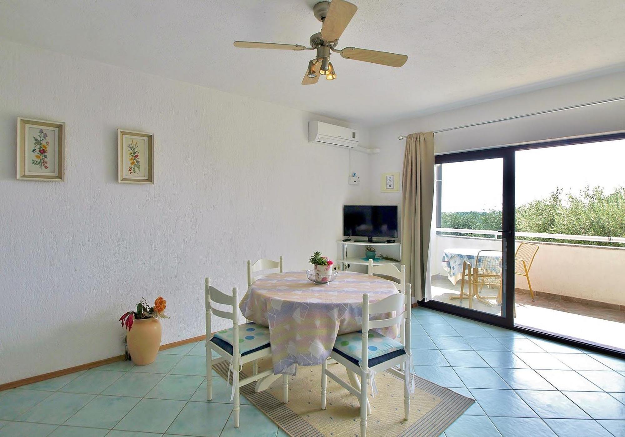 Apartments Eufemija 라브 외부 사진